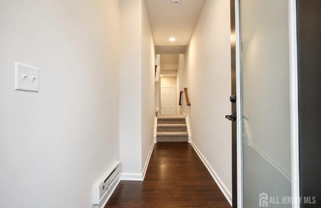 605 parker Boulevard Gallery 4