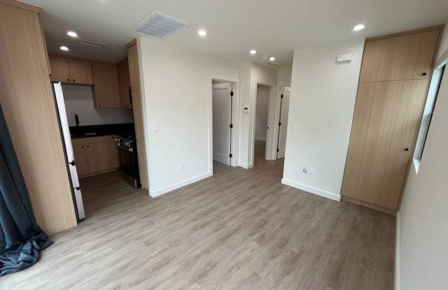 Newly Remodeled 2 Bed 1 Bath Unit in PB photos photos
