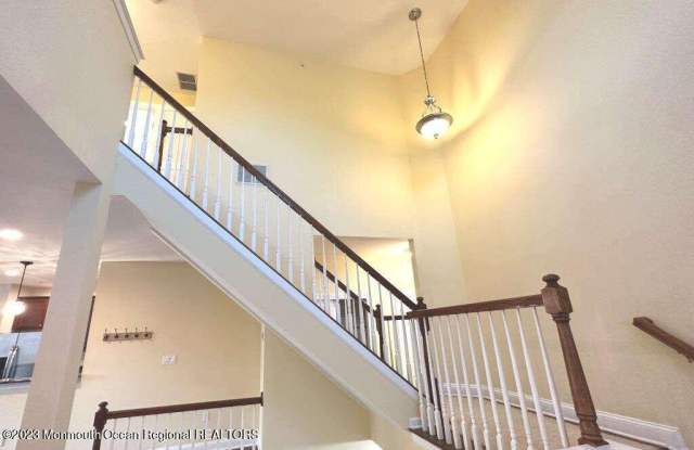 601 April Way Gallery 4