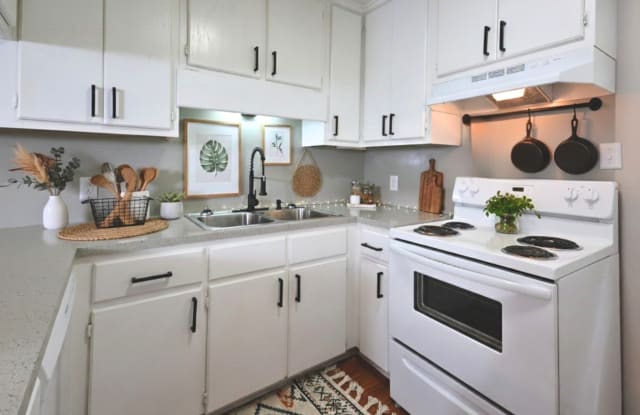 Edgewood Apartments Gallery 2