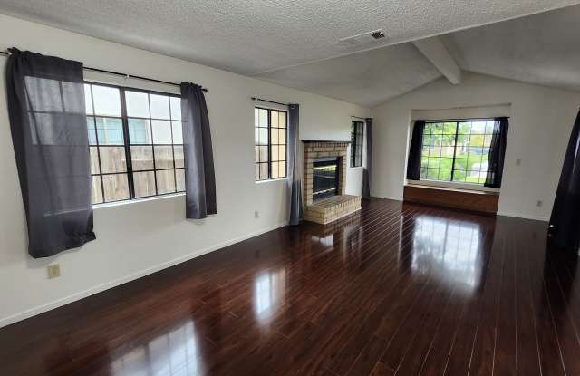 524 Crosby Dr Gallery 2