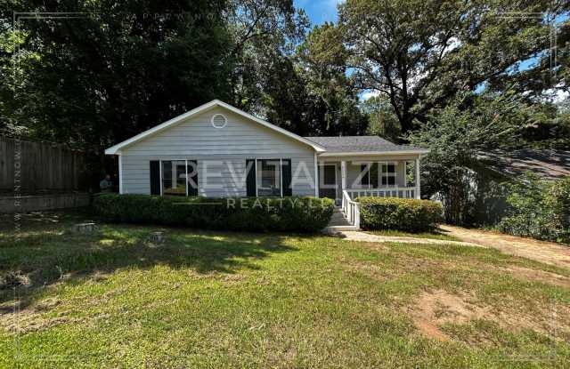 3 Bed 2 Bath with Large Yard photos photos
