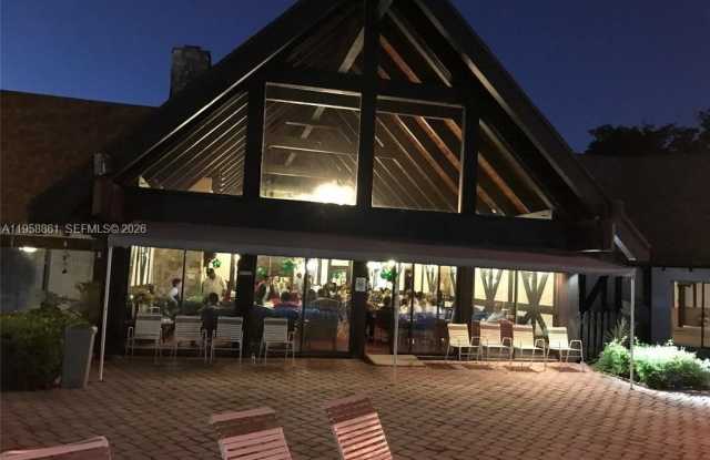 3740 Inverrary Dr photos photos