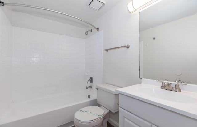 Juniper Canyon Apartments Gallery 3