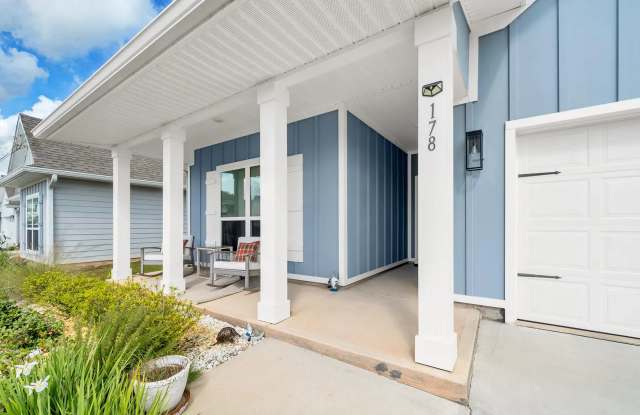 178 Piper Cove Gallery 2