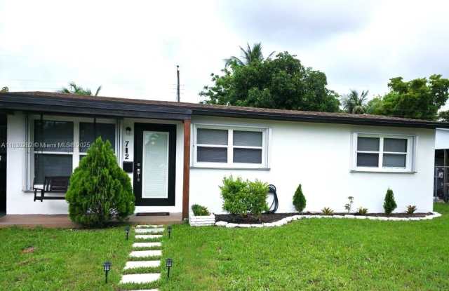 712 SW 22nd Ter photos photos