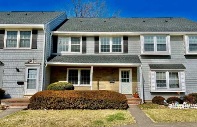 305 Columbia Cmn - 305 Columbia Common, Somerset County, NJ 08844