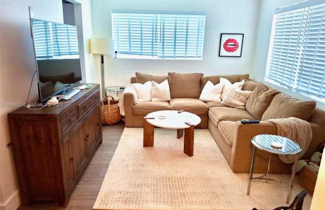 2700 Southwest 28th Court Gallery 4