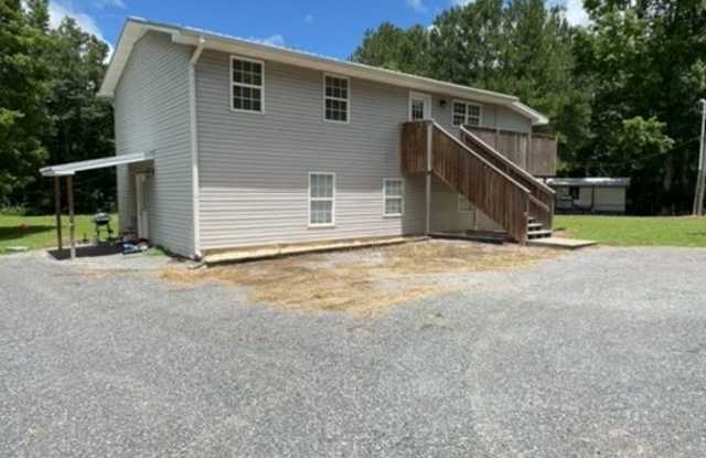 3 Bedroom 1 Bath Duplex Gallery 3