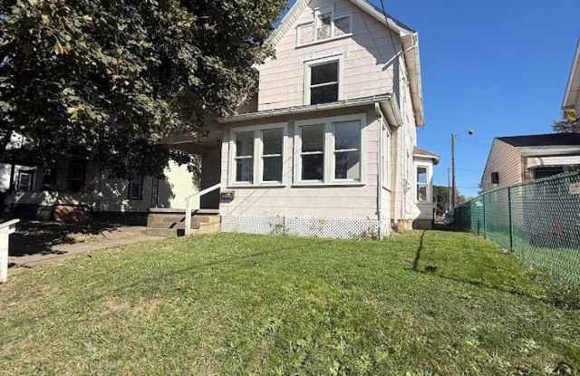 Four bedroom house available for rent - Canton SW Gallery 1