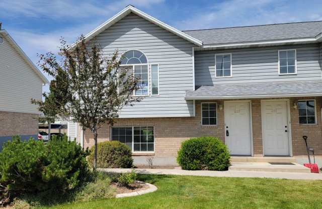 Large Spanish Fork Duplex photos photos