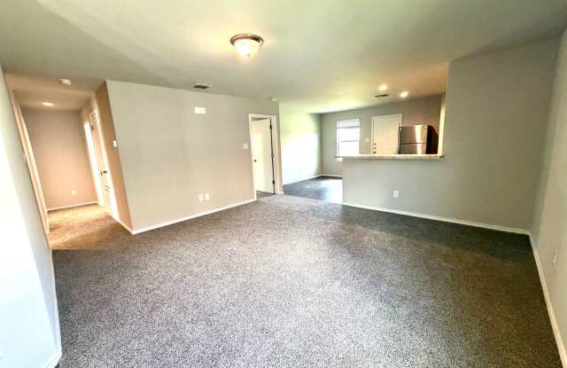 3 bed 2 bath 1234 sqft Gallery 4