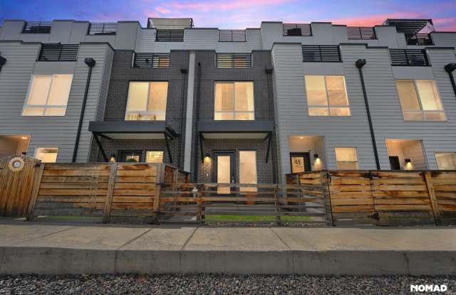 Modern 2-Bedroom Townhome with Rooftop Retreat Near Sloan’s Lake photos photos