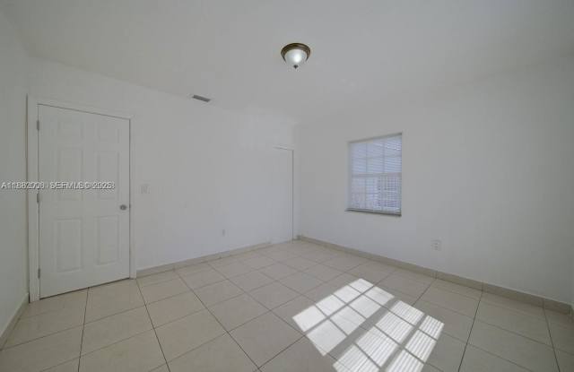 1471 Northwest 93rd Street Gallery 4