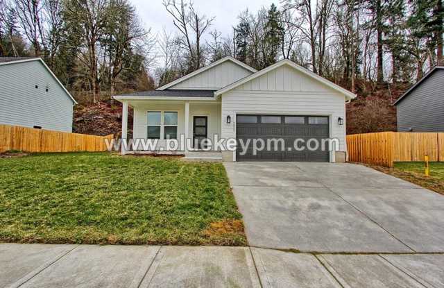 3 Bed, 2 Bath Home in Woodland with Large Yard photos photos