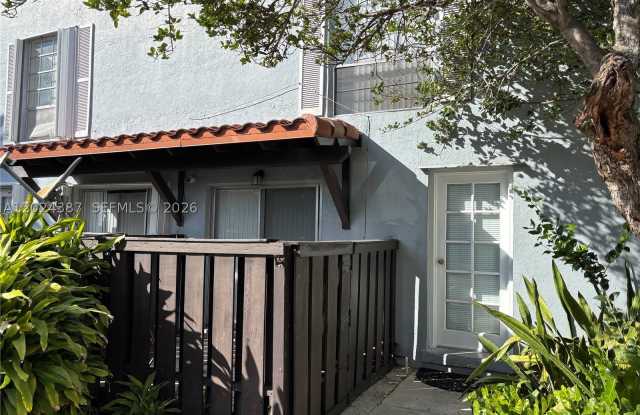 10806 N Kendall Dr Gallery 2