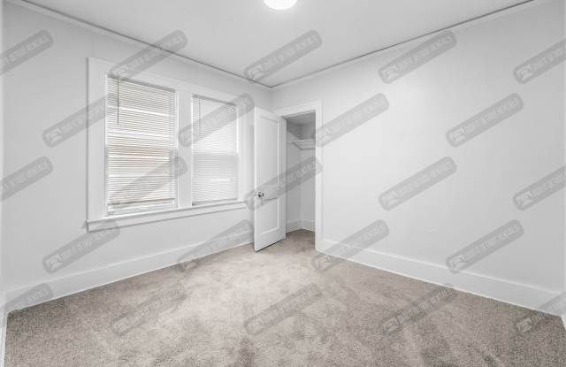 2500 Glendale St Gallery 3