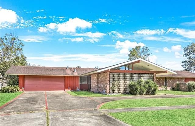135 WILLOW Drive - 135 Willow Drive, Gretna, LA 70053