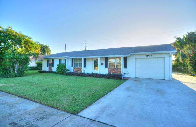 807 Easterly Road - 807 Easterly Road, North Palm Beach, FL 33408