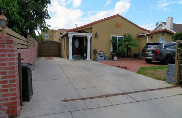 3064 Walnut Street photos photos