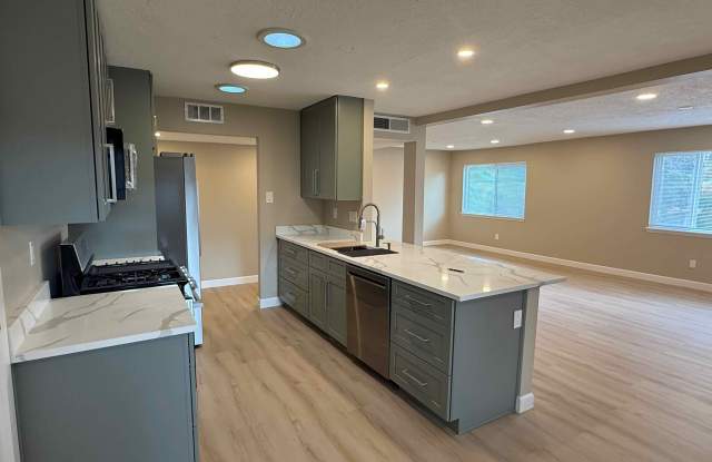6024 Azure Ave Ne photos photos 6024 Azure Ave Ne photos photos