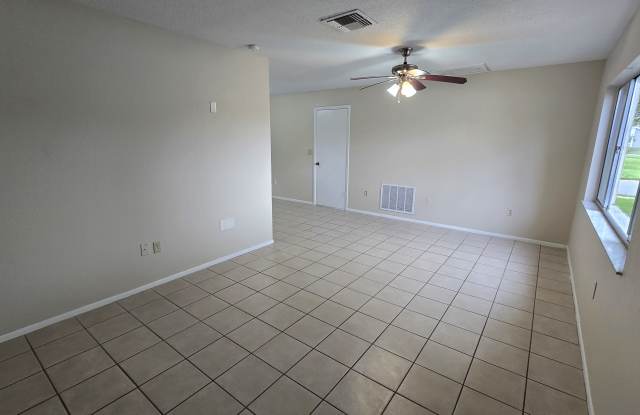 12817 Woodbine Dr Gallery 3