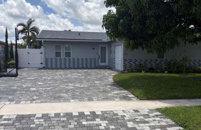 8250 SW 8TH Court Gallery 3