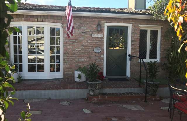 1257 Catalina Gallery 3