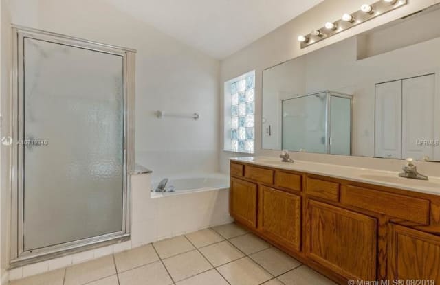 15703 MARKHAM DR - 15703 Markham Drive, Four Corners, FL 34714