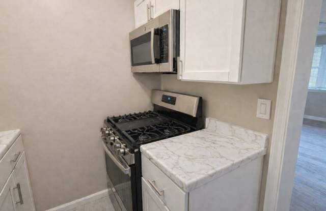 2026 Move-In Special – $500 LEASE SIGNING BONUS!! Comfortable 2BR Condo with Easy Metro Access photos photos