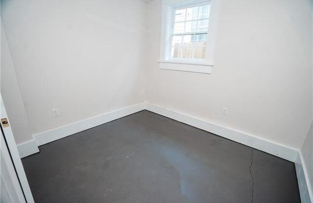 2005 REV JOHN RAPHAEL JR Way Gallery 4