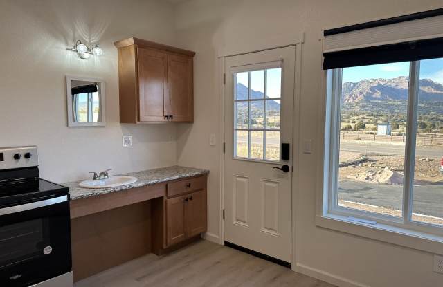 1744 Mariposa Road Gallery 2