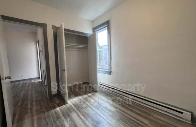 40 East Washington Street Gallery 4