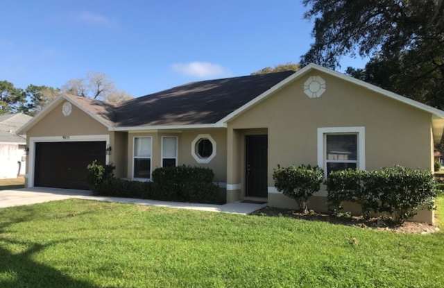 Beautiful 4 Bedroom Pool Home in the Heart of Spring Hill Gallery 1