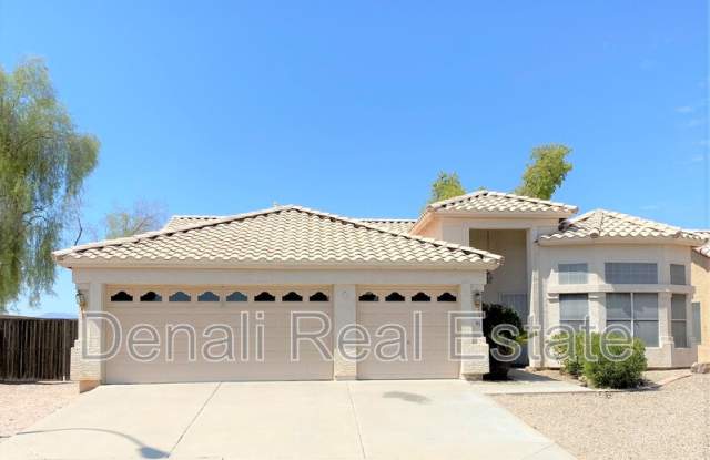 880 S Pineview Dr - 880 South Pineview Drive, Chandler, AZ 85226