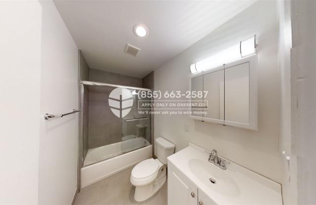 2121 East 20th Street Unit #5 Gallery 3