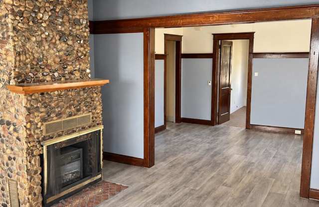 1928 East 5th Street Gallery 3