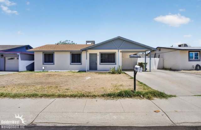 4434 West Sunnyslope Lane Gallery 1