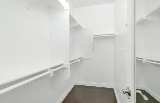 933 Bloomfield Avenue Gallery 2