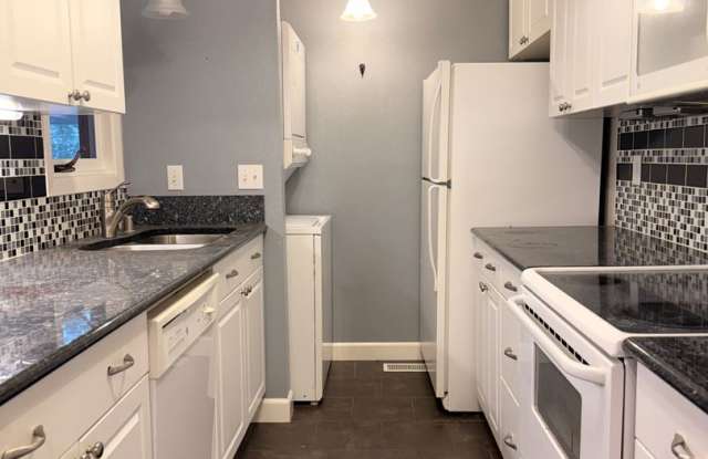 2 Bed/2 Bath South Anchorage Condo! Gallery 1