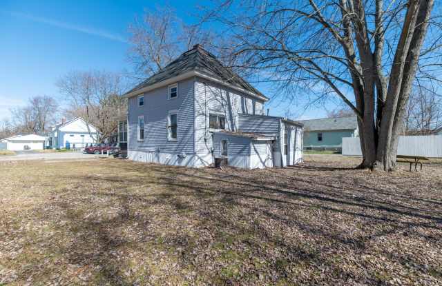 1827 Gilbert St photos photos