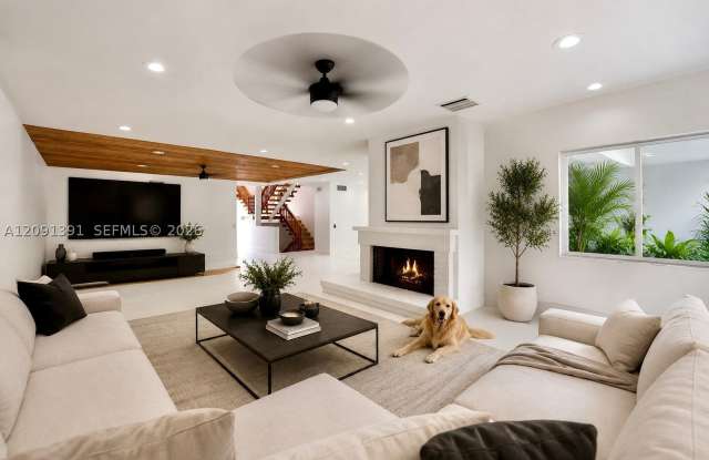 2000 S Bayshore Dr Gallery 4