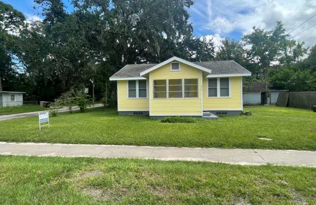 Spacious 2 bedroom, 1 bathroom home Available now! photos photos