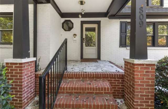 809 Crestridge Drive NE Gallery 3