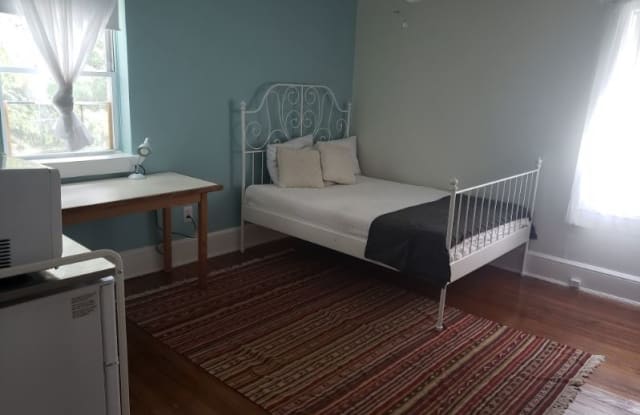 55 W 27th Street Garden - 55 West 27th Street, Richmond, VA 23225