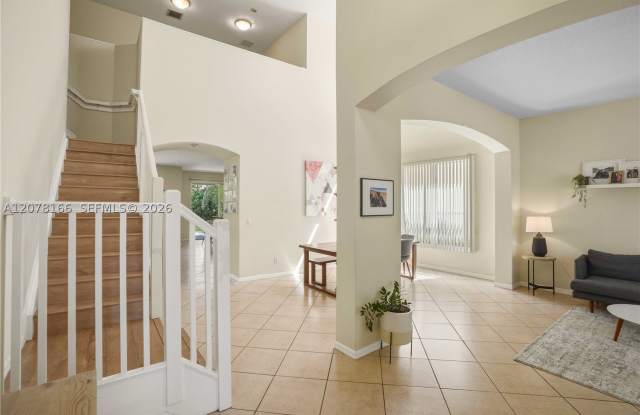 19143 Crystal St Gallery 3