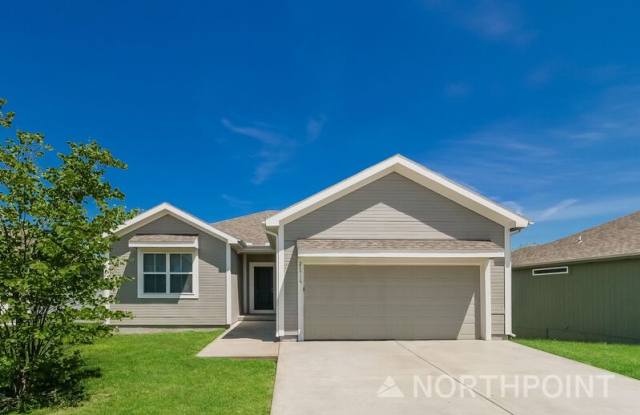 21715 North Rdg - 21715 North Ridge, Peculiar, MO 64078