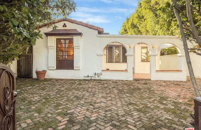 449 N Sweetzer Ave photos photos