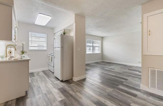 41 AVE - 1886 photos photos