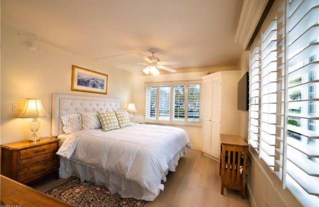 388 4th Ave S unit: 388 photos photos